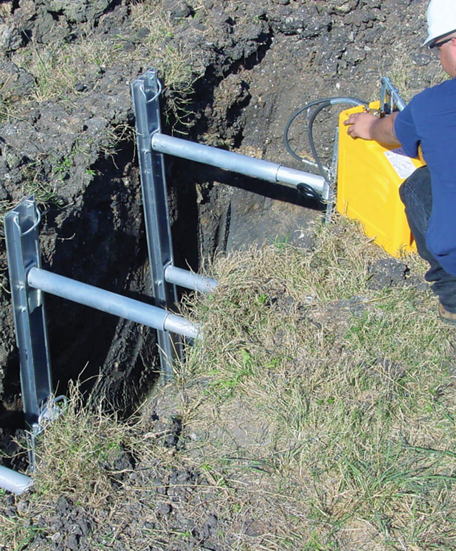 hydraulic vertical shores at a job site